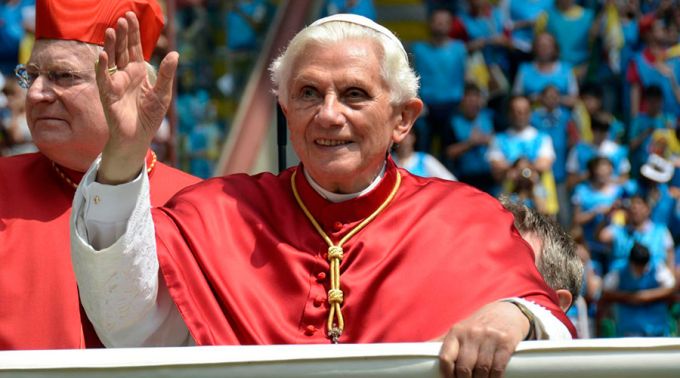 Hoy Benedicto XVI cumple 40 años como Obispo