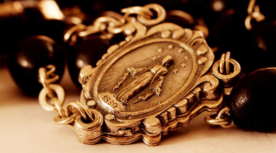 ¿Qué son los sacramentales en la vida cristiana? Conoce algunos de ellos