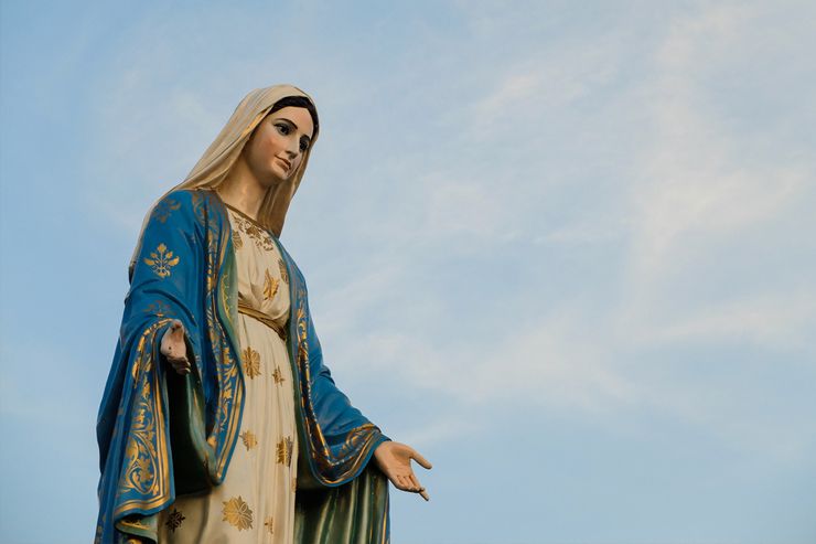 Viene la veneración a María del paganismo? - Tu Fe Católica