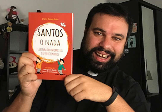 Patxi Bronchalo, autor de «Santos o nada»: «Hay un miedo exagerado que nos paraliza y hace tibios»