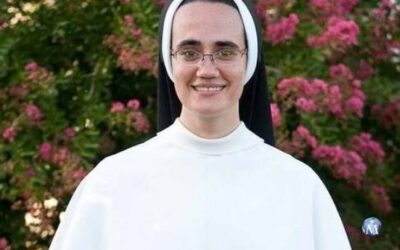La monja que no era católica y no tomaba en serio la misa, hasta que alguien la arrodilló