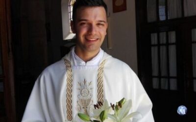 El joven que creció junto a Medjugorje y ahora es franciscano allí: «Para mí significa impartir la gracia de Dios a los demás»