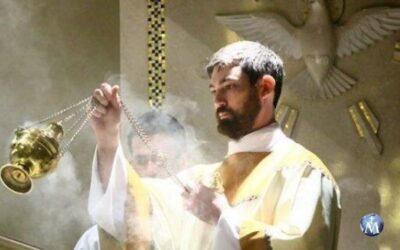 Rockero, cervecero y soldado de los SEAL, descubrió su vocación sacerdotal… ¡estudiando marketing!