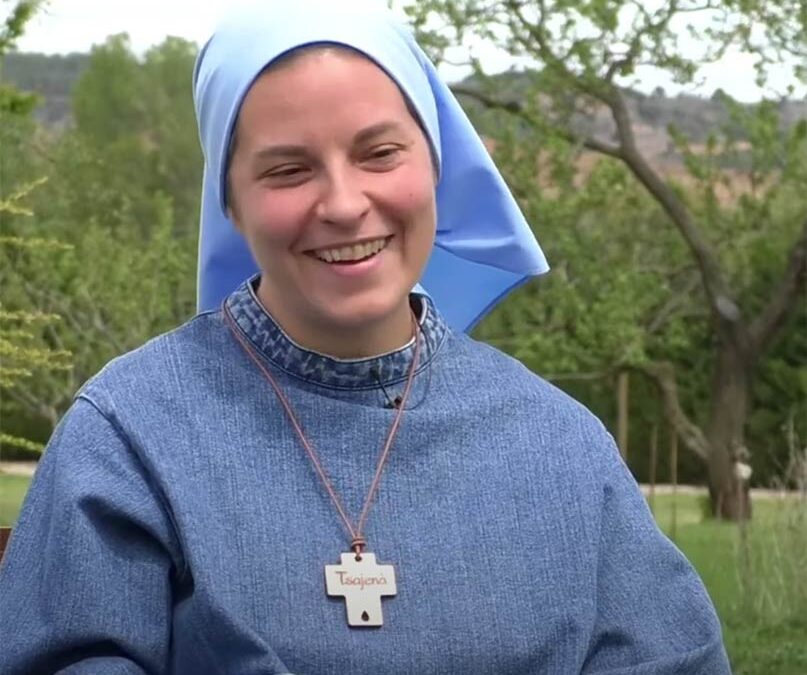 He aquí la esclava del Señor – Testimonio de la hermana Ruth María de Iesu Communio