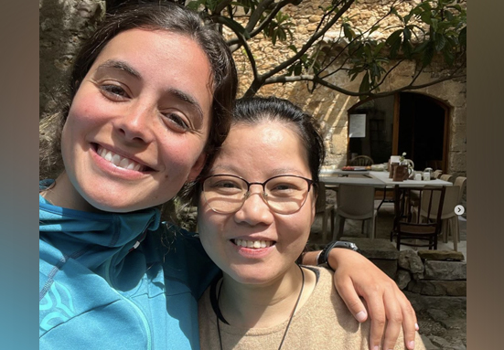 Carlota aparcó las prisas y se dejó conquistar «para vivir la mayor historia de Amor» – De Finisterre a Jerusalén / 5