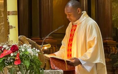 Creyó que debía renunciar a su sueño de ser sacerdote… pero «le fueron a buscar» – Testimonio de Nicéforo Obama
