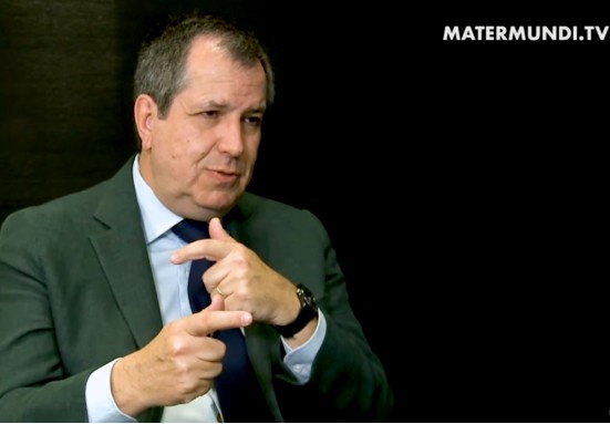 «Vamos poco al gimnasio de la confianza en Dios» – Álex Rosal, director de Religión en Libertad y Libros Libres