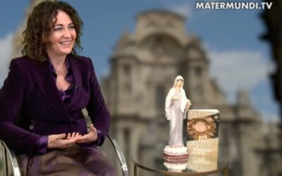 «Nunca somos más grandes y dignos que cuando estamos de rodillas ante Dios» – Testimonio de Cynthia García Egea