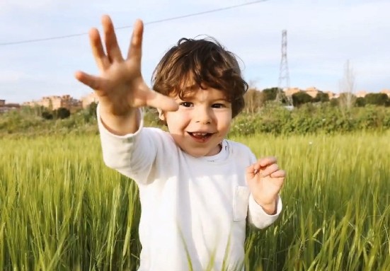 El pequeño Saúl y su «rara» forma de dar ejemplo de vida – Testimonio de Fabiola y Benjamín