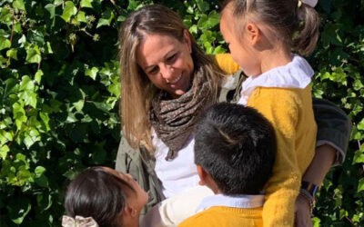 «Adoptar es recibir y dar vida, nunca es un simple plan B» – Laura Cañete Escudero, autora de ‘Mis hilos rojos’