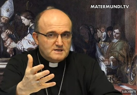 ¿En qué consiste el rito esencial del Bautismo? – Mons. Munilla responde