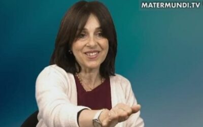 De la mano de María pudo salir de la confusión y las sombras de la New Age | Testimonio de Mª Dolores Rueda