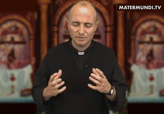 «Permanezcamos en el Cenáculo pidiendo el Espíritu Santo, el Don más alto, el Don de los Dones»