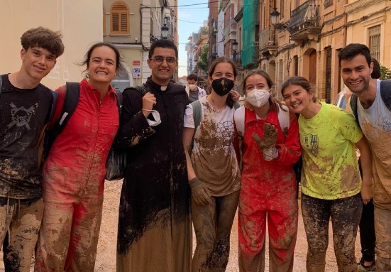 «Entre tanta desolación veo un tiempo de gracia y una Iglesia viva como nunca» | Testimonio de Fátima