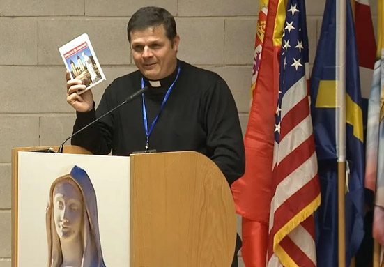 «Jesús y María están vivos, esperando a que te dejes tocar por sus Corazones para transformar tu vida» | P. Ranninger