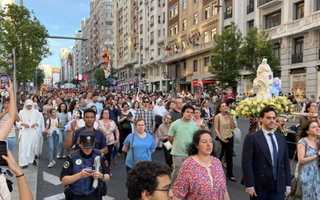 El sábado 24 de mayo por las calles de Madrid se rezará el santo rosario por la juventud y el Papa León XIV