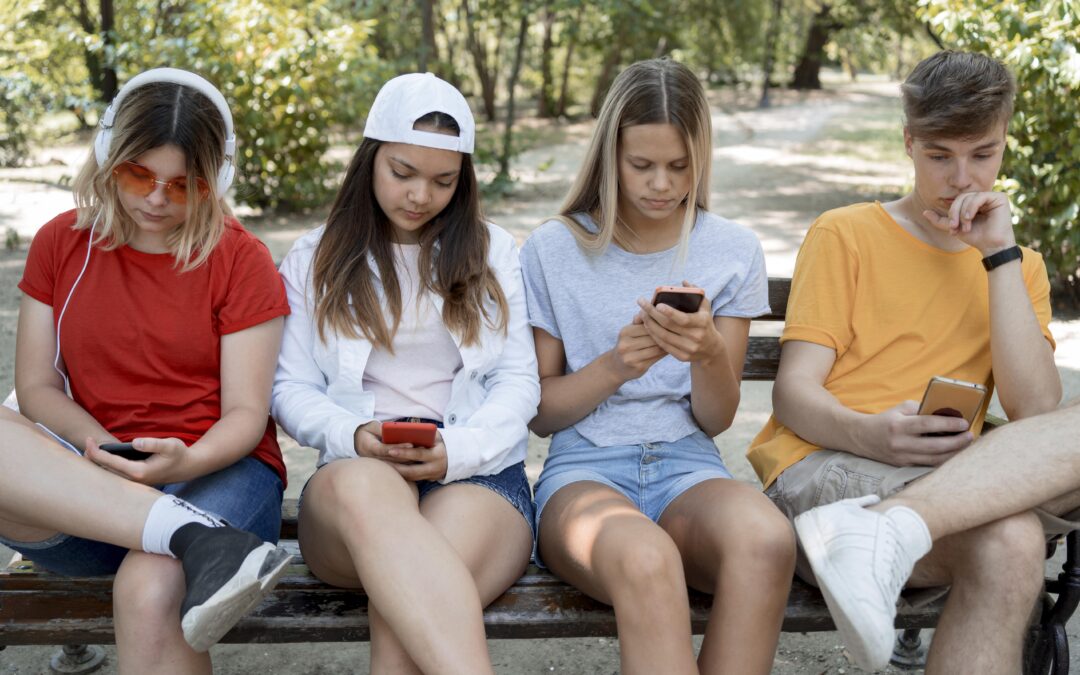 “Acompañar a los hijos adolescentes hoy no es opcional, es una emergencia”